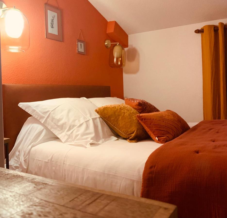 L'Escoundillou Hotell Saint-Jacques-des-Blats Eksteriør bilde