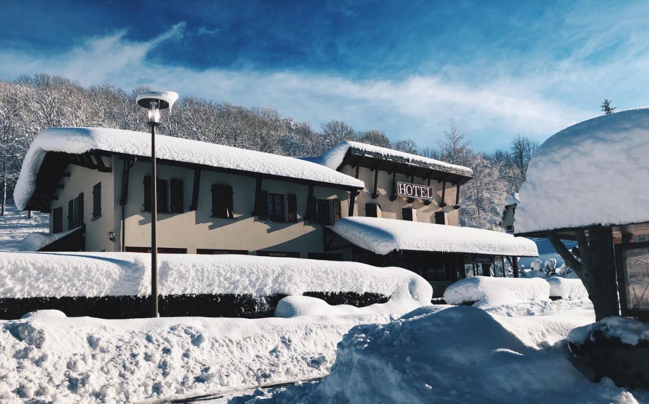 L'Escoundillou Hotell Saint-Jacques-des-Blats Eksteriør bilde