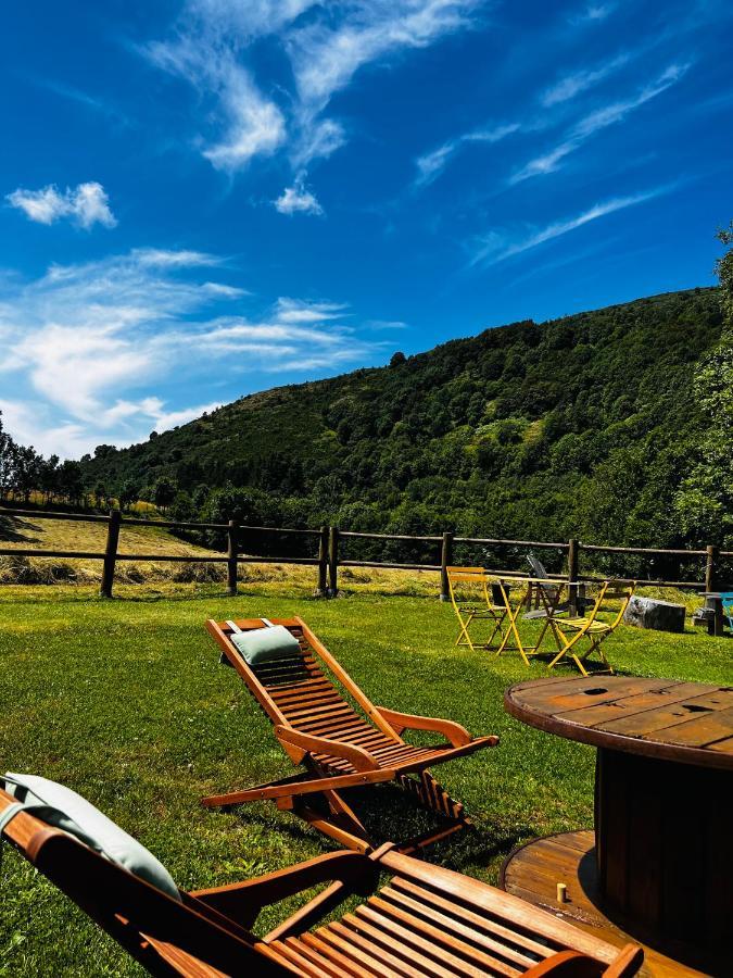 L'Escoundillou Hotell Saint-Jacques-des-Blats Eksteriør bilde