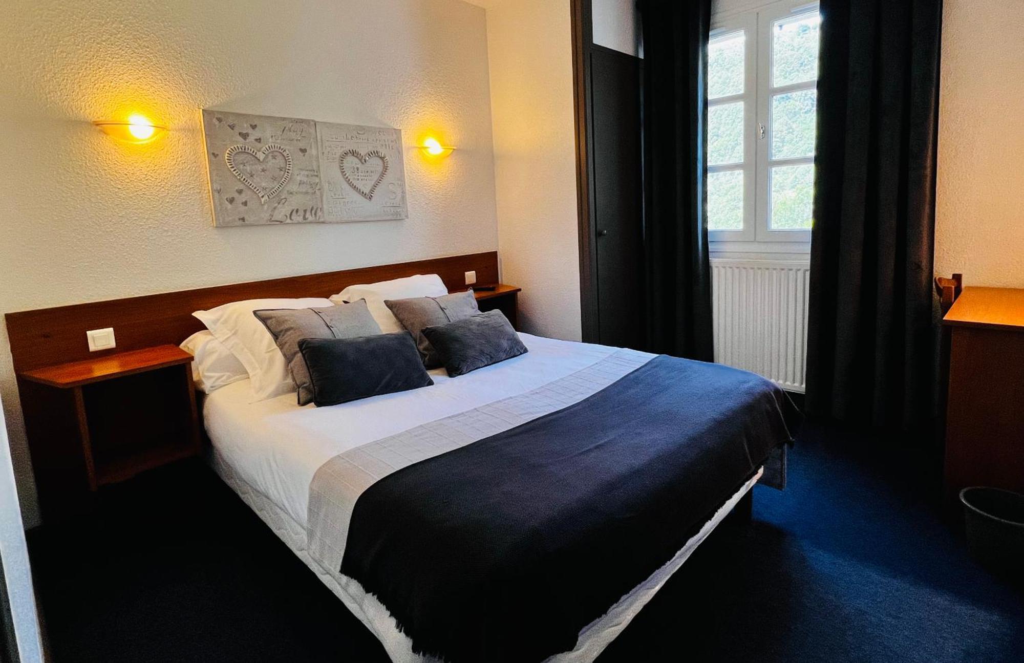 L'Escoundillou Hotell Saint-Jacques-des-Blats Eksteriør bilde