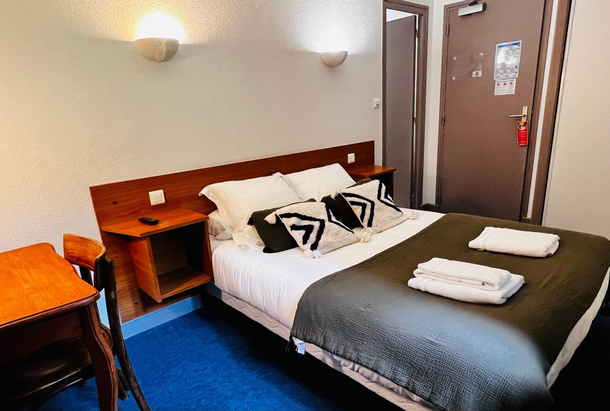 L'Escoundillou Hotell Saint-Jacques-des-Blats Eksteriør bilde