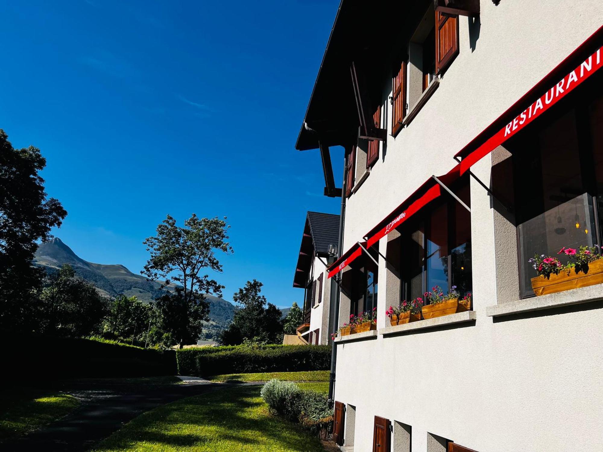 L'Escoundillou Hotell Saint-Jacques-des-Blats Eksteriør bilde