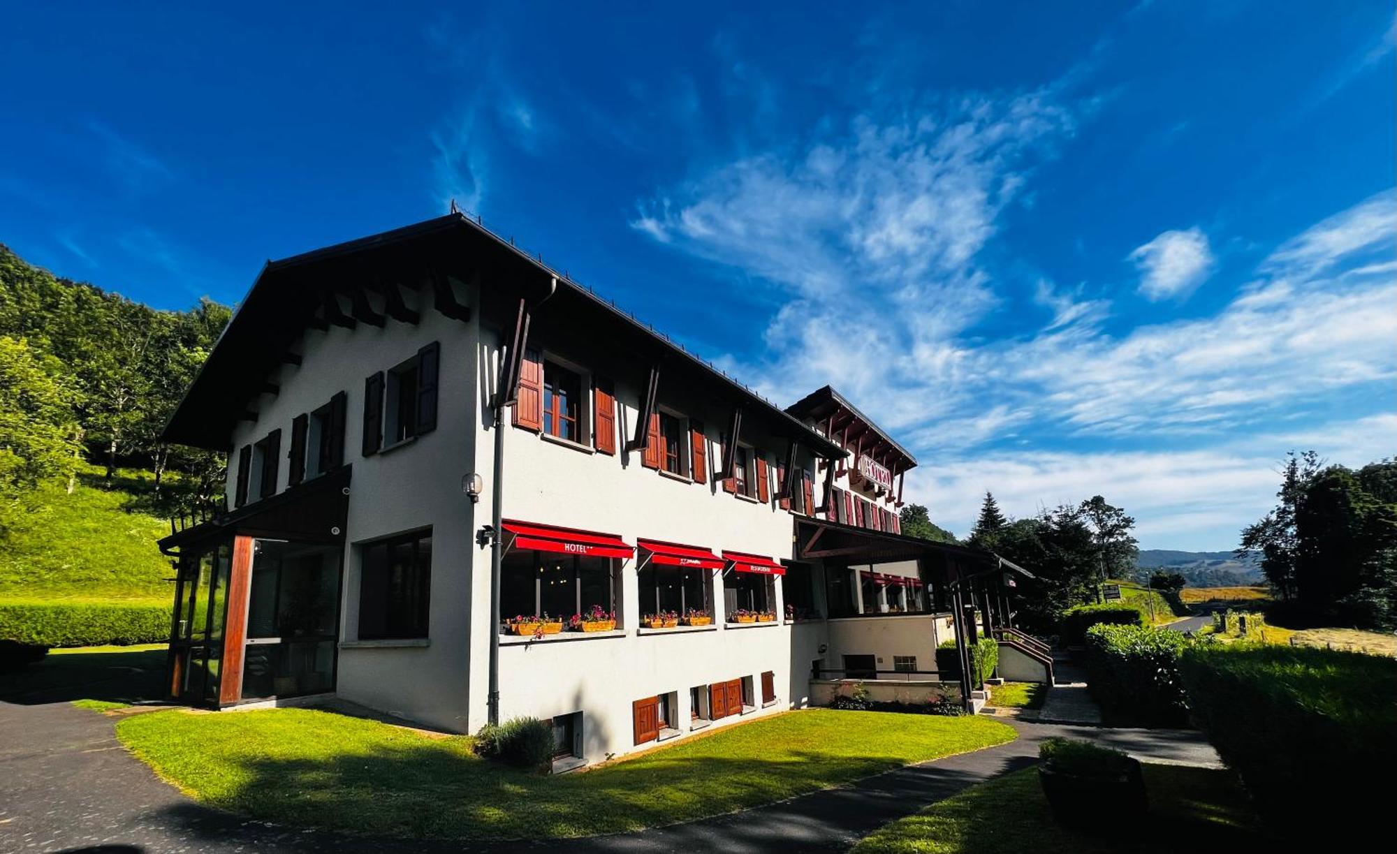 L'Escoundillou Hotell Saint-Jacques-des-Blats Eksteriør bilde